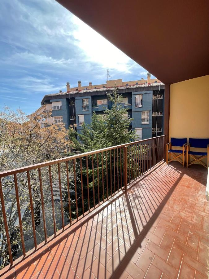 Apartamento Centrico En Berga - Alberga Luaran gambar